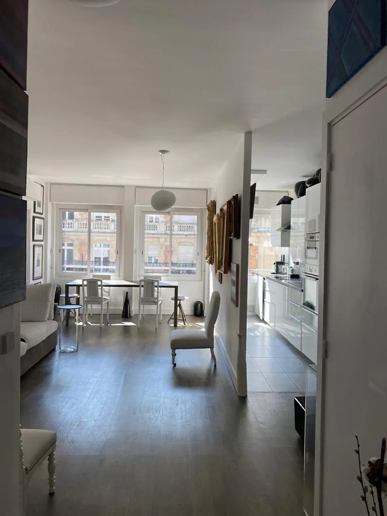 Appartement Spacieux Et Cosy Champs Elysees Arc De Triomphe Paris