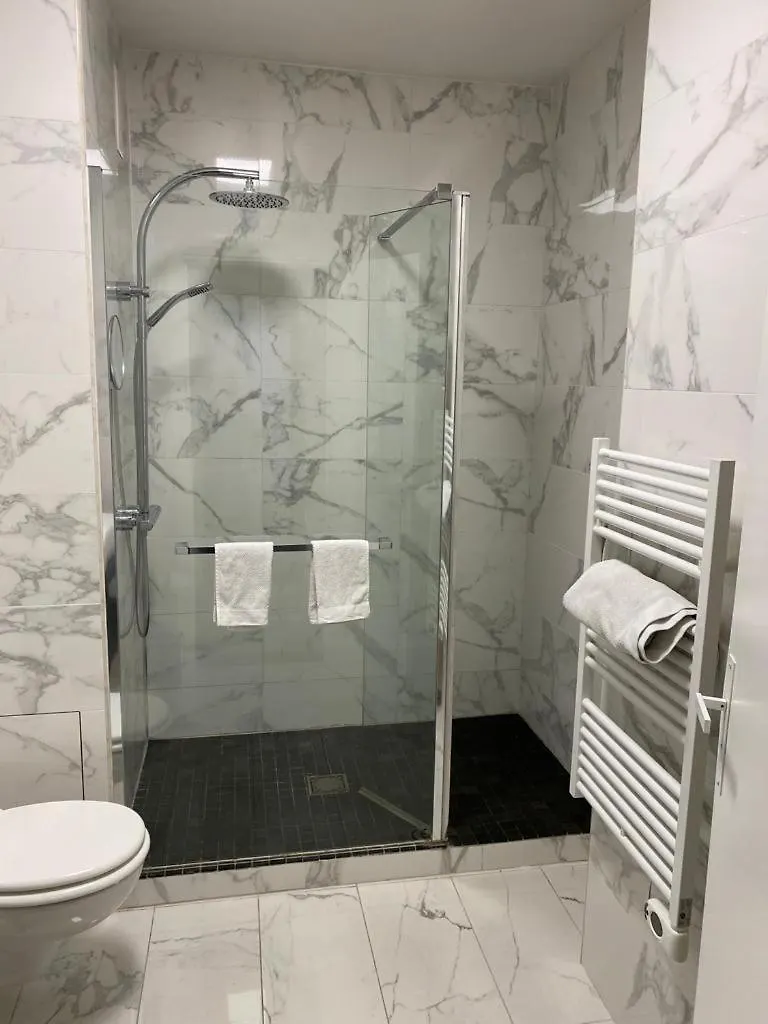 Appartement Spacieux Et Cosy Champs Elysees Arc De Triomphe Paris 0*,  France